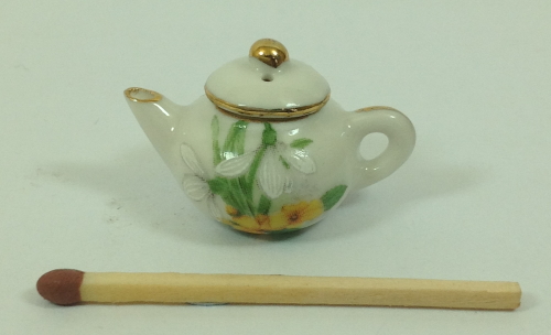 Daffodil snowdrop teapot (T30)